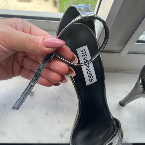 Steve Madden metallic stecy strappy sandals - Picture 4 of 7